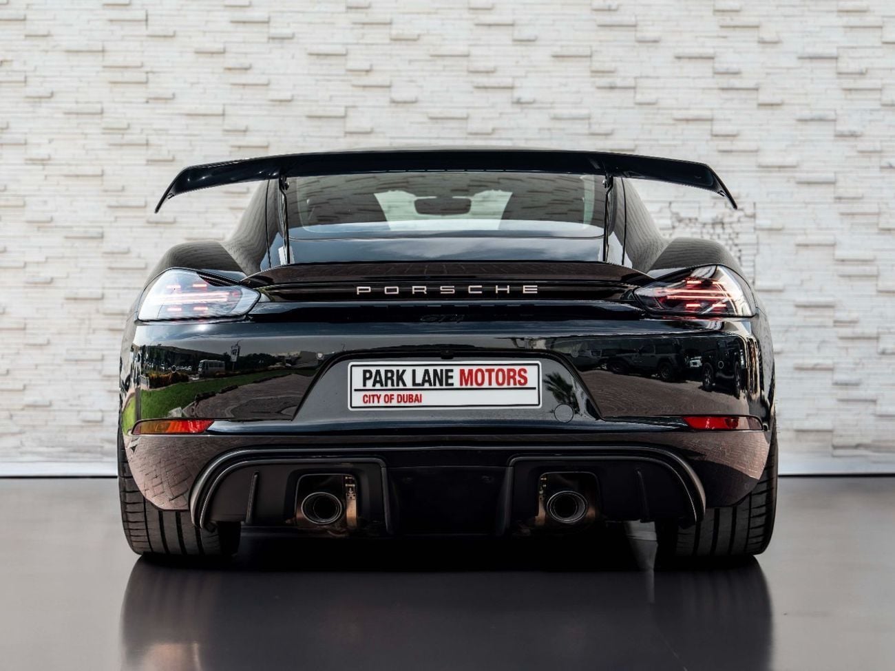 بورش كايمان 718 GT4 4.0L (420 HP) M/T