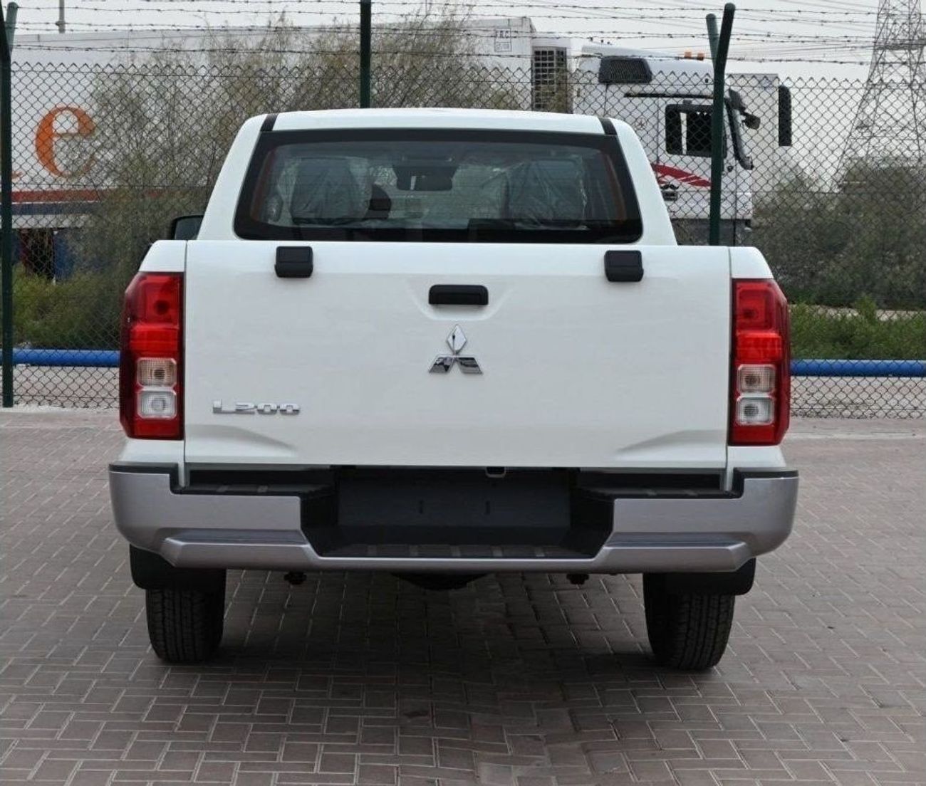 ميتسوبيشي L200 Mitsubishi L200 2.4L Diesel MT MY2024