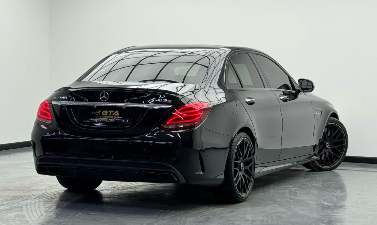Mercedes-Benz C 63S AMG Std 4.0L Sedan 2015 Mercedes-Benz C63 S AMG, Full Service History, Excellent Condition, GCC