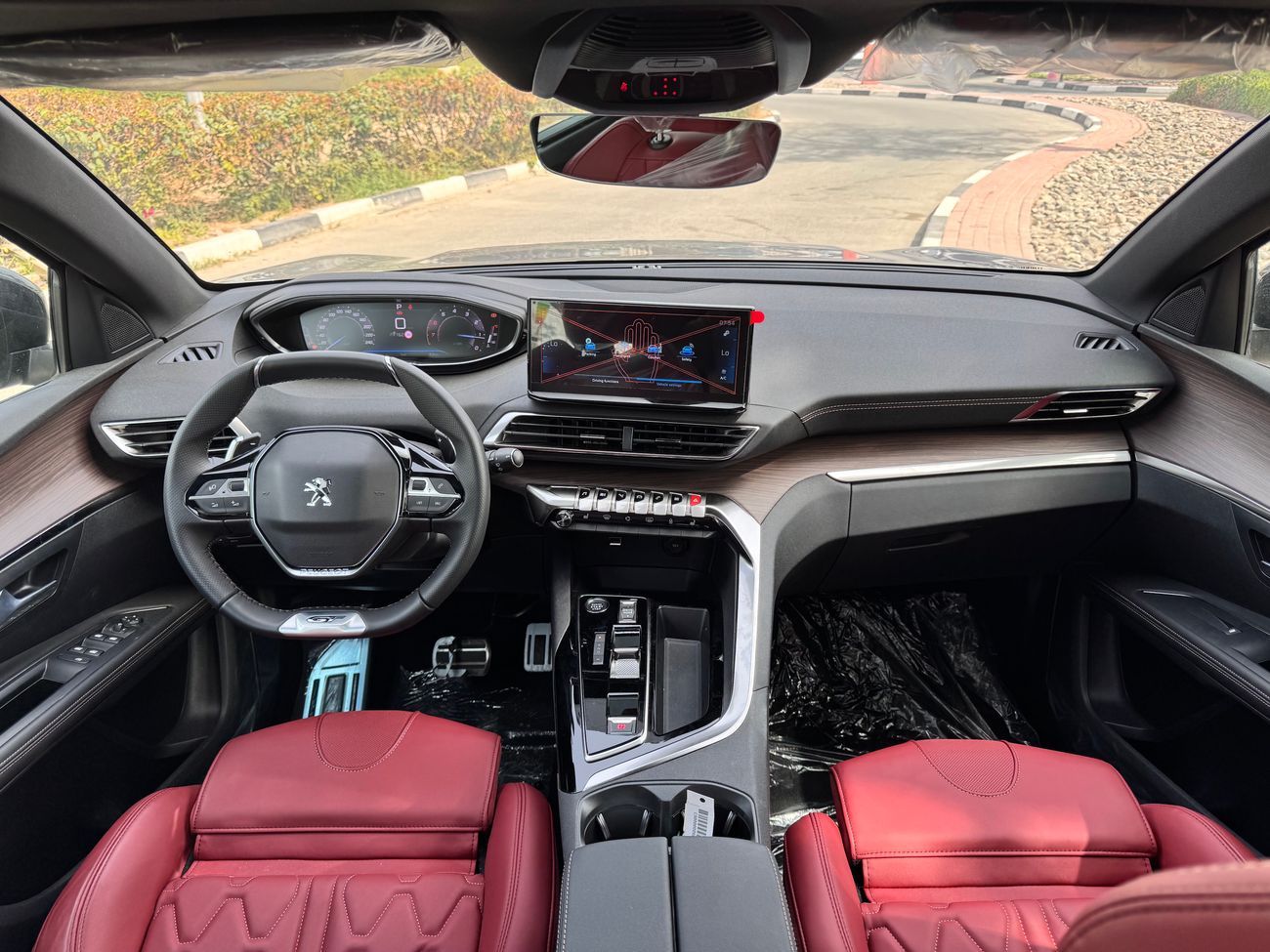 بيجو 5008 2025 PEUGEOT 5008 GT 1.6L CUV FWD 7-Seats 5Doors brand new 0km