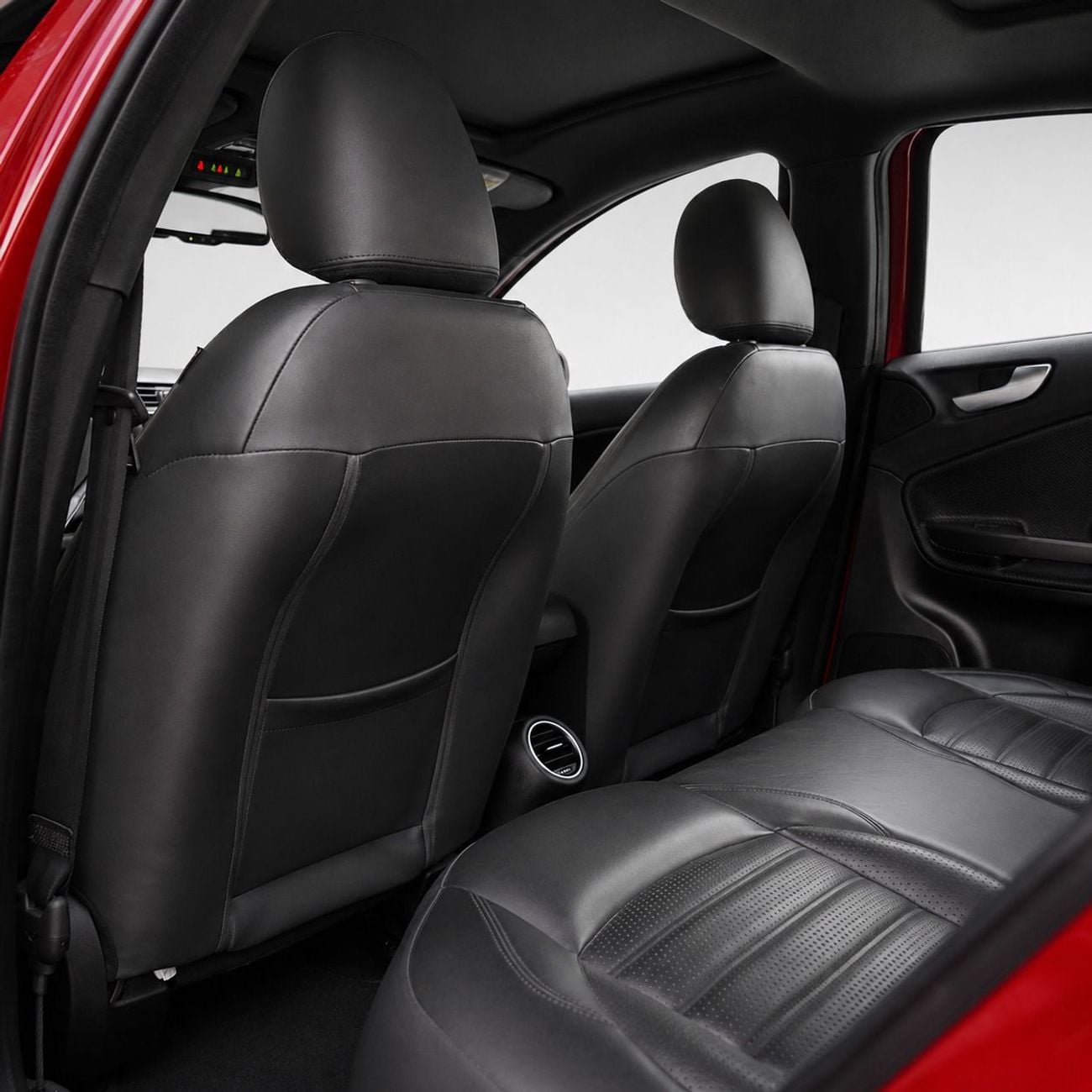 Alfa Romeo Giulietta Veloce AED 727 P.M • 0% Downpayment •  Alfa Romeo Giulietta Veloce • 1 Year Warranty
