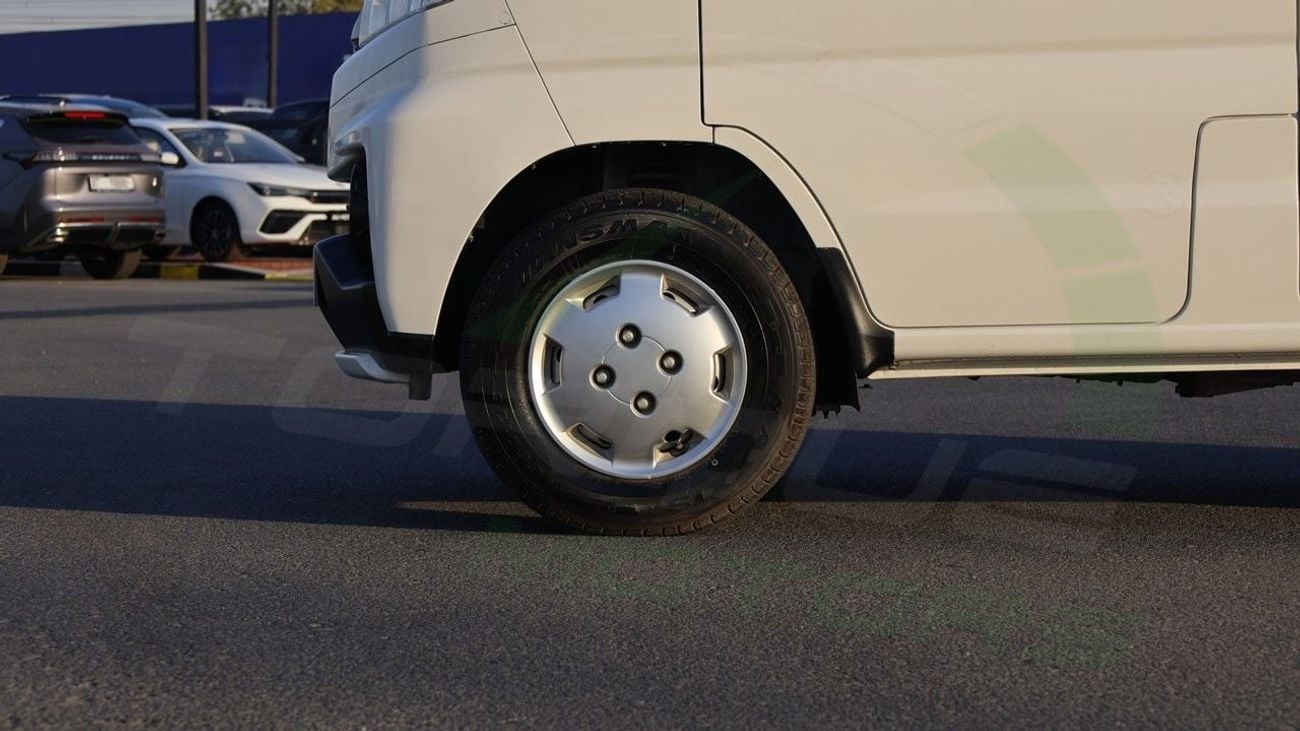 سي إم سي فيريكا ( Only For Export ) 2025 CMC Veryca Window Van 1.5L RWD GCC BRAND NEW