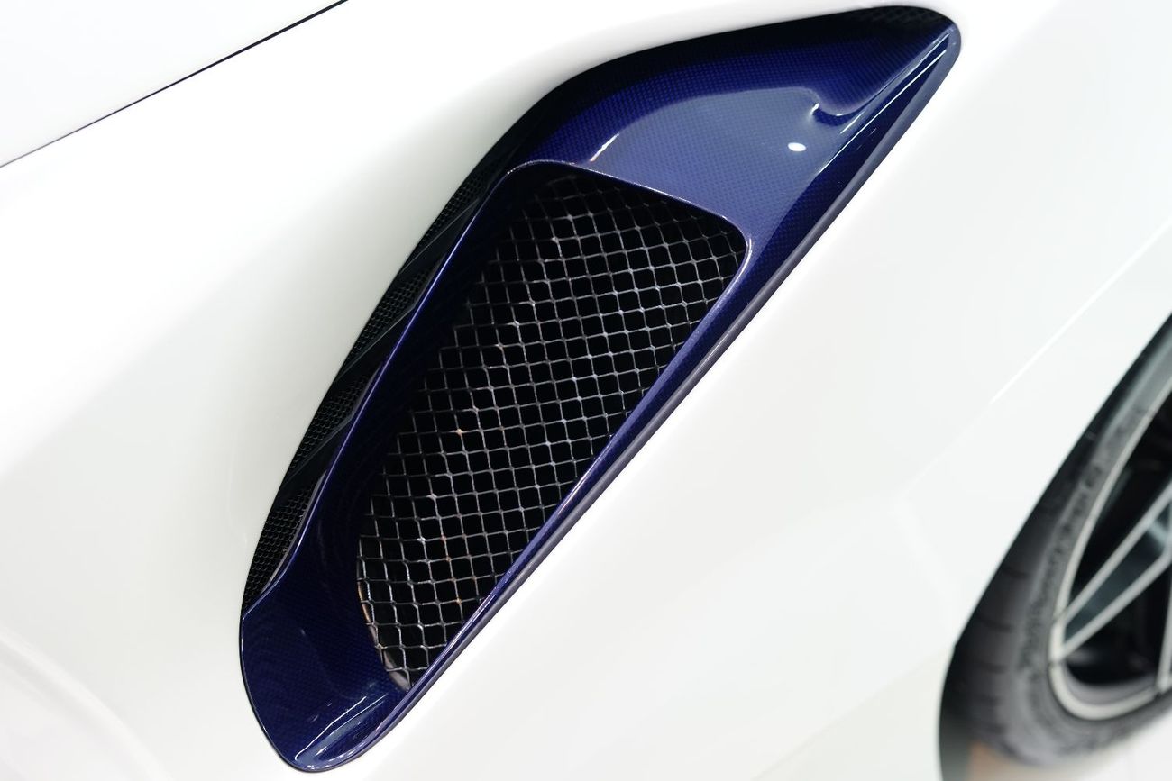 فيراري 488 بيستا سبايدر Atelier Ferrari, Apple CarPlay, JBL Audio, Special Exterior Carbon Pack, Al Tayer Warranty + Service