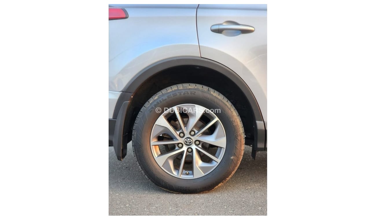 تويوتا راف ٤ TOYOTA RAV4 XLE FULL OPTIONS HYBRID 2017