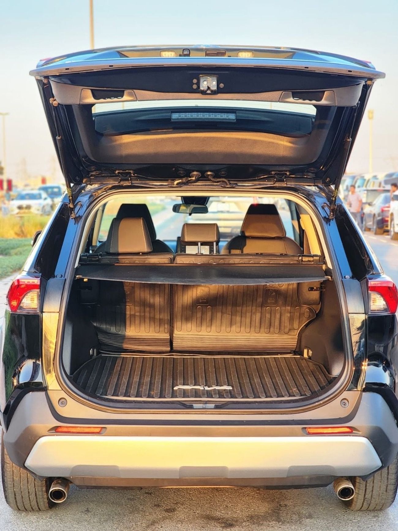 تويوتا راف ٤ LE 2.5L (219 HP) TOYOTA RAV4 Hybrid 2.5L (219 HP)