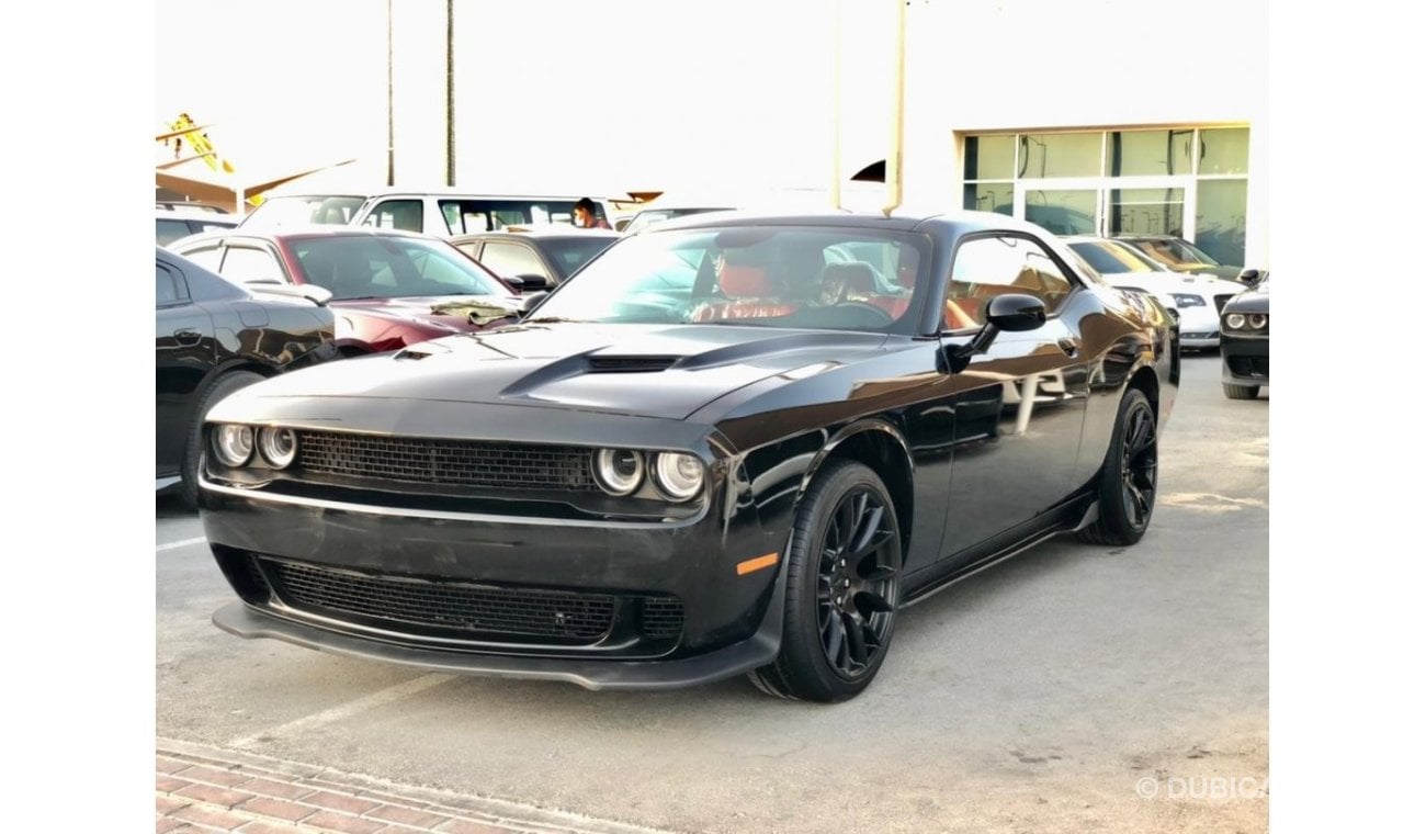 Dodge Challenger Dodge Challenger / SXT V6 3.6L / model 2019