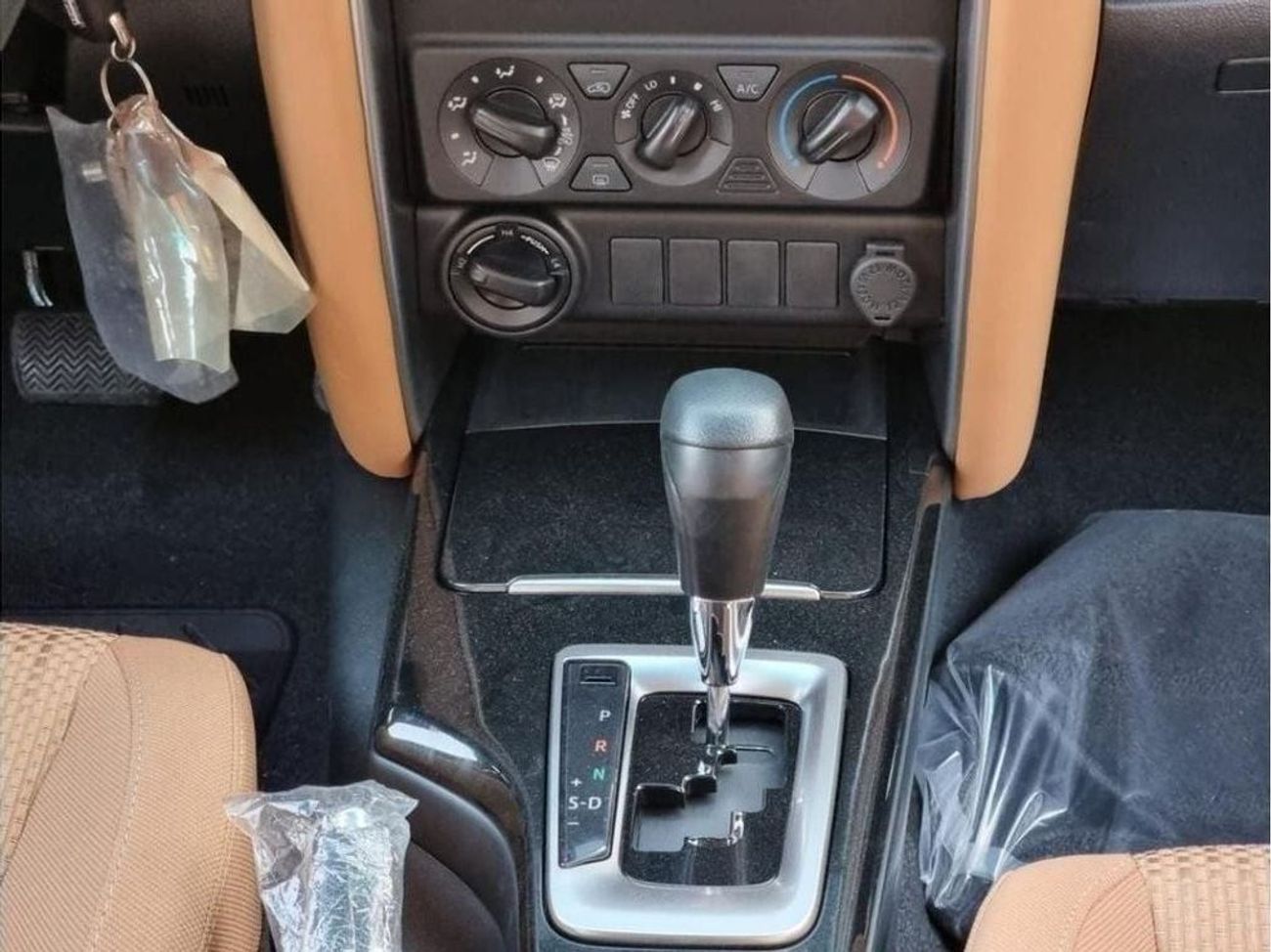 Toyota Fortuner Fortuner 2025  2.7 L 4 Cylinder | 4WD | Key Start | BEST PRICE