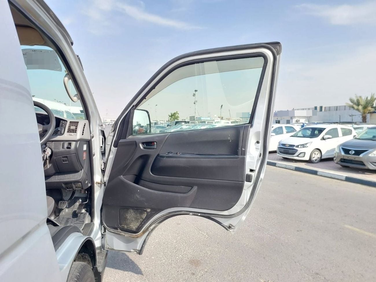 Toyota Hiace TOYOTA HIACE COMMUTER VAN RHD 2012 MODEL 2.7 L PETROL AUTOMATIC(PM15298)