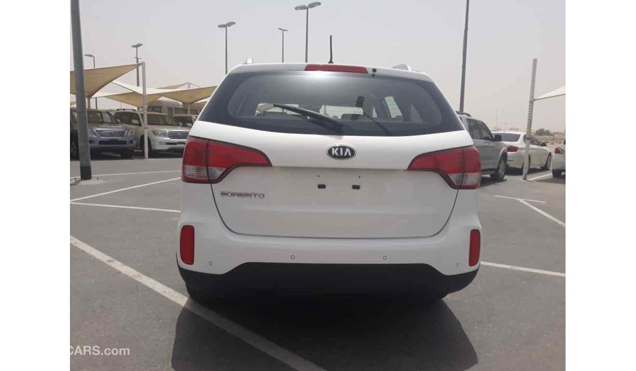 Kia Sorento بانوراما سياره نظيفه جدا بحاله ممتازه بدون حوادث