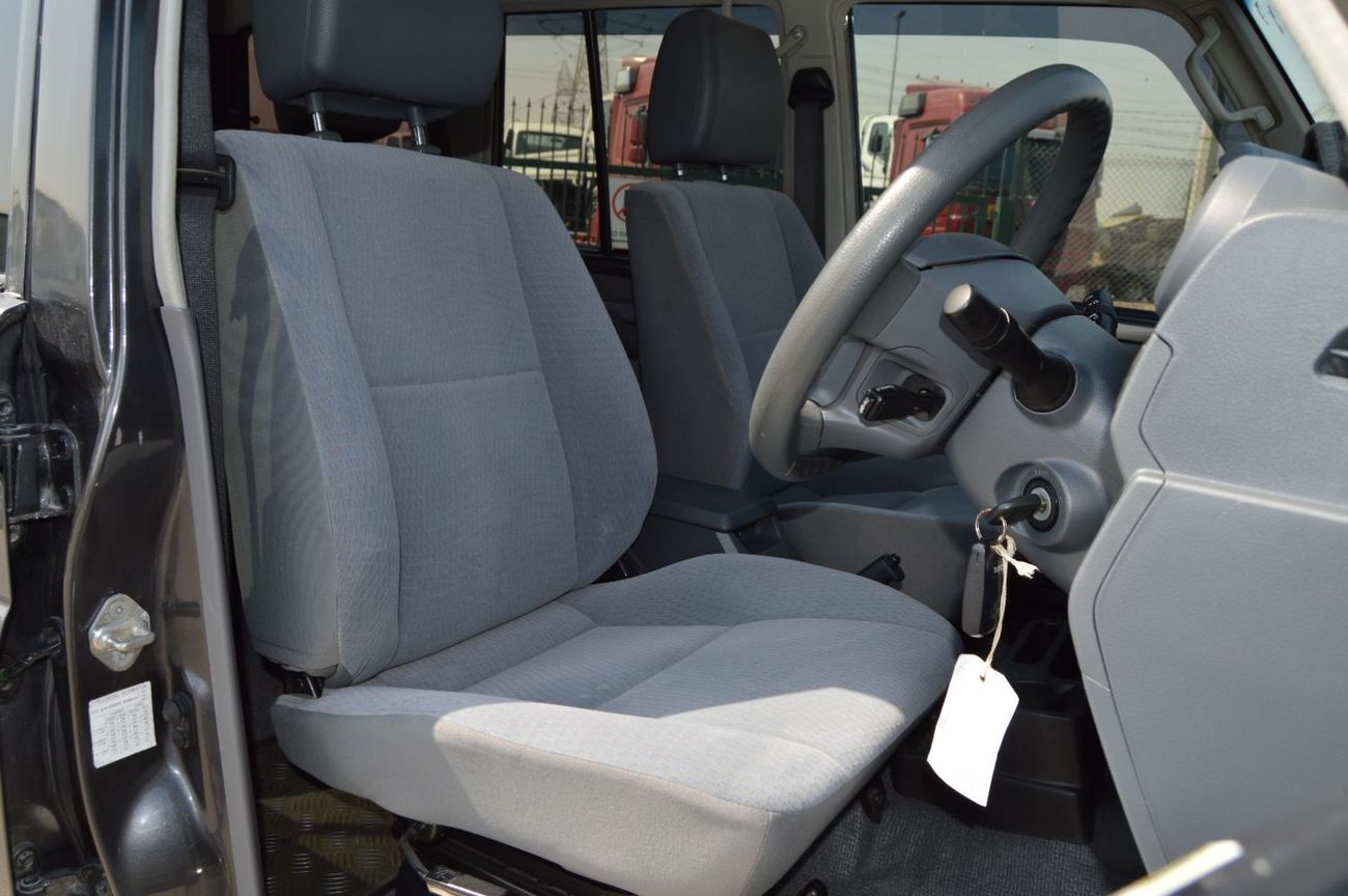Toyota Land Cruiser 70 5 Door
