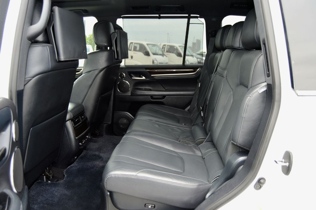 لكزس LX 570 SIGNATURE Right Hand Drive  Year: *2019* *Full option* Engine: 5.7L V8