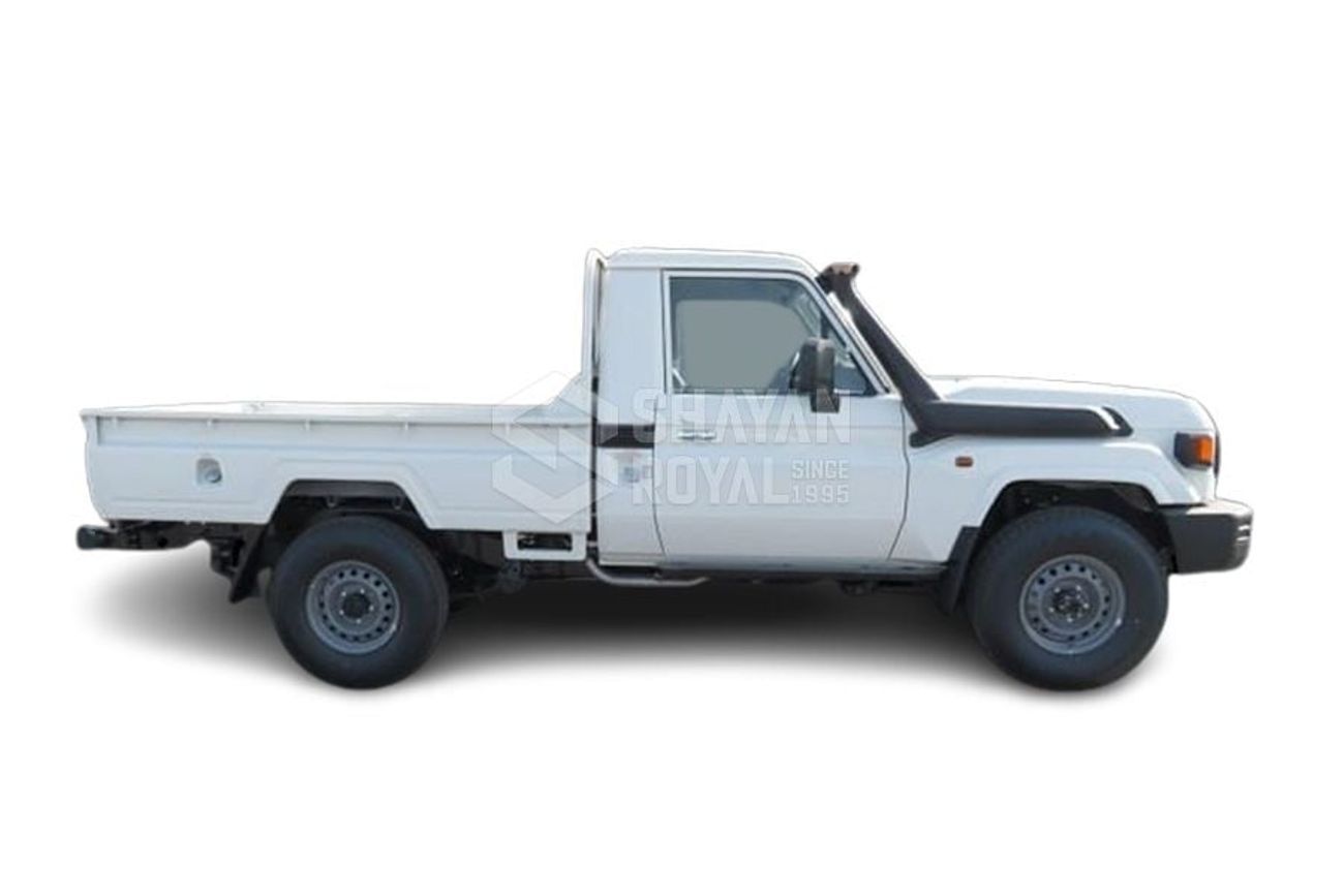 تويوتا لاند كروزر بيك آب LHD LC79 2.8L T-DSL STD-E 4WD MT SC 2025MY