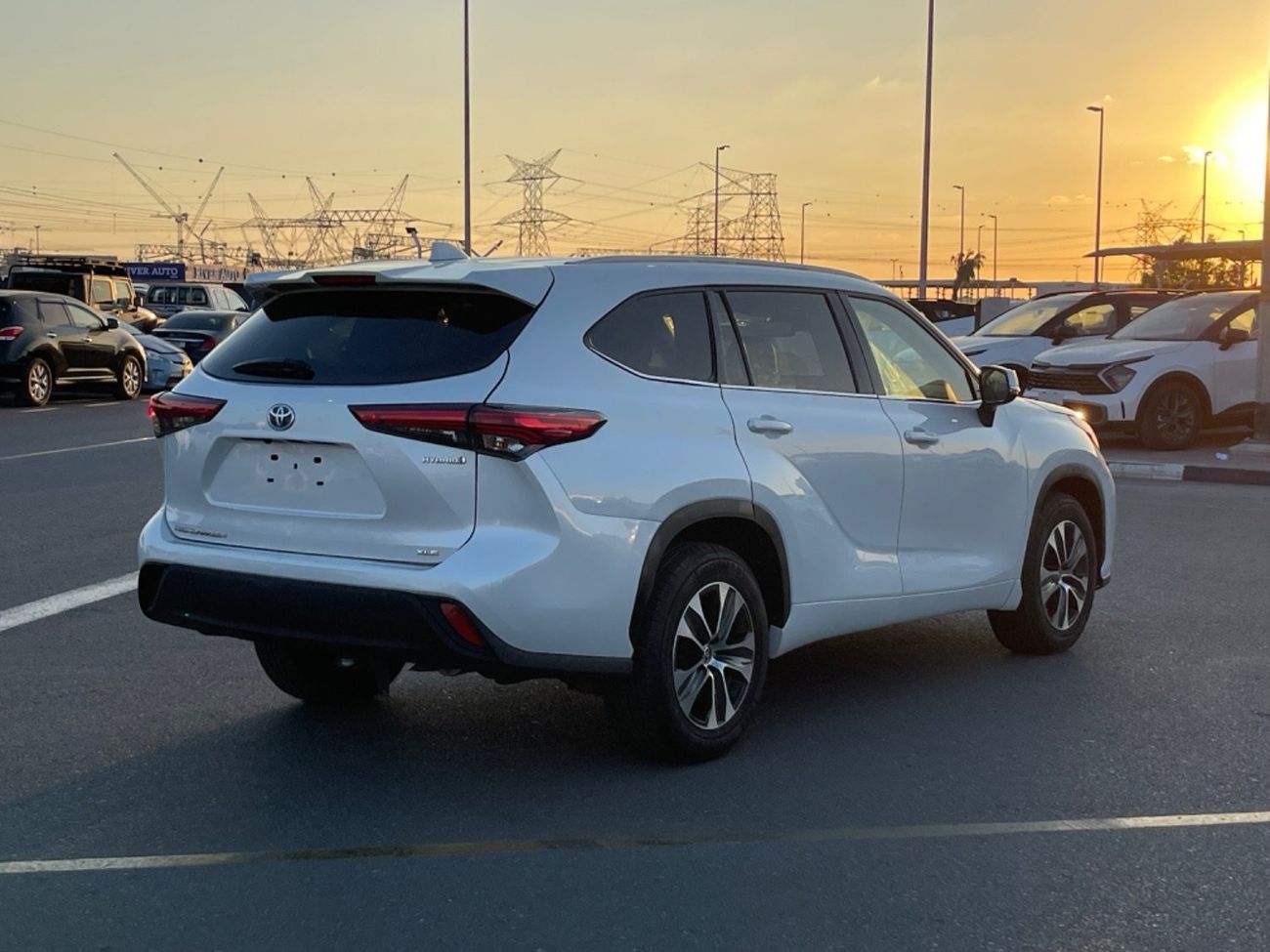 Toyota Highlander 2022 TOYOTA HIGHLANDER XLE HYBRID FULL OPTIONS IMPORTED FROM USA