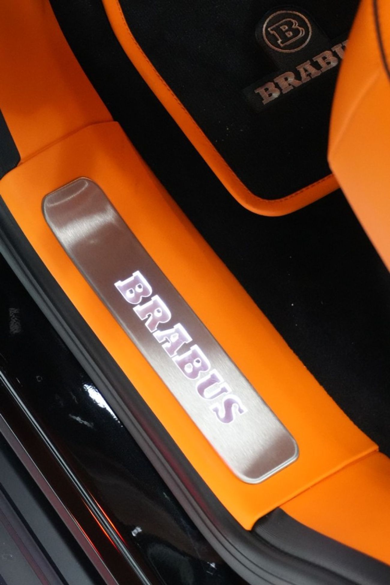 BRABUS 800 - Mercedes-AMG G 63 Mercedes-Benz G 800 - BARABUS - inside Orange - 2025
