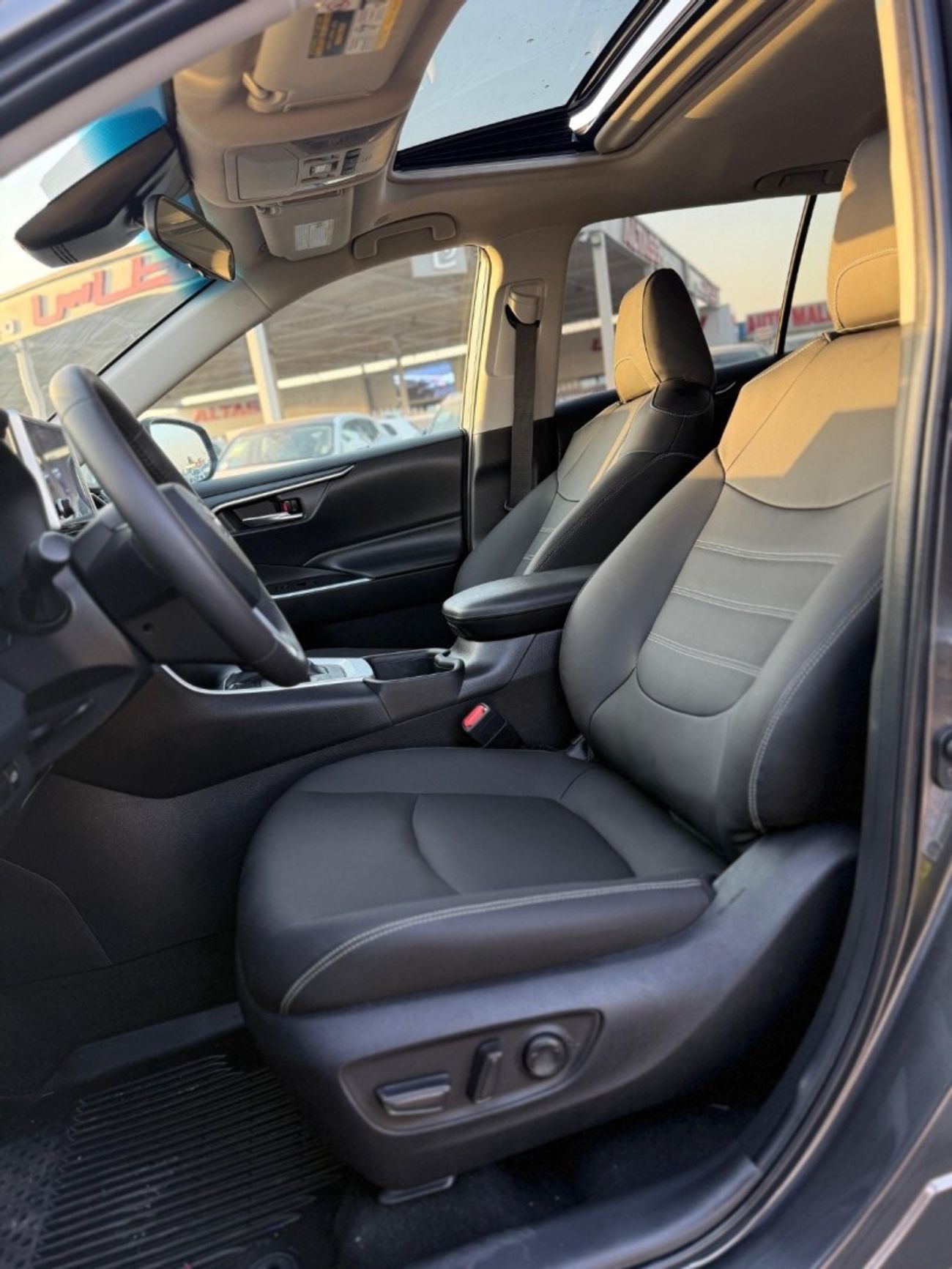 Toyota RAV4 Hybrid XLE premium Sunroof,leather,Push start