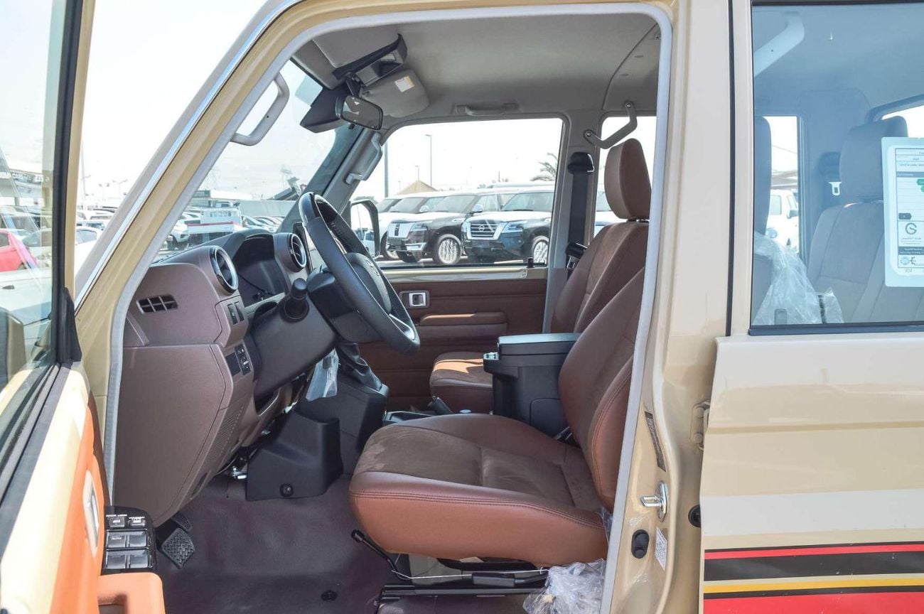 تويوتا لاند كروزر بيك آب TOYTOA LAND CRUISER 79 4.0L 4WD AT DC PICKUP 2025