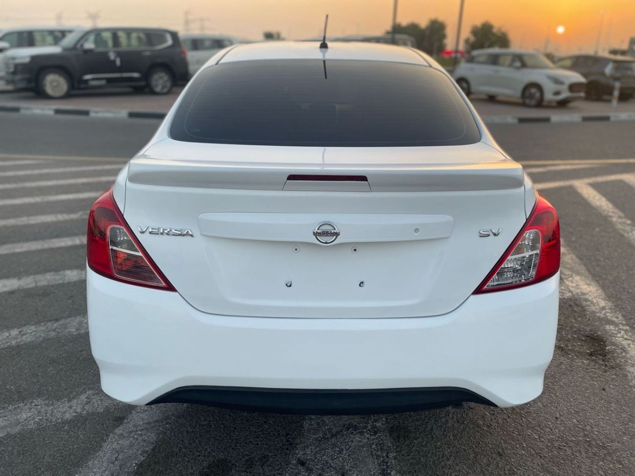 Nissan Versa 2018 Nissan Versa (Sunny) SV 1.5L V4 MidOption + Leather Seats -