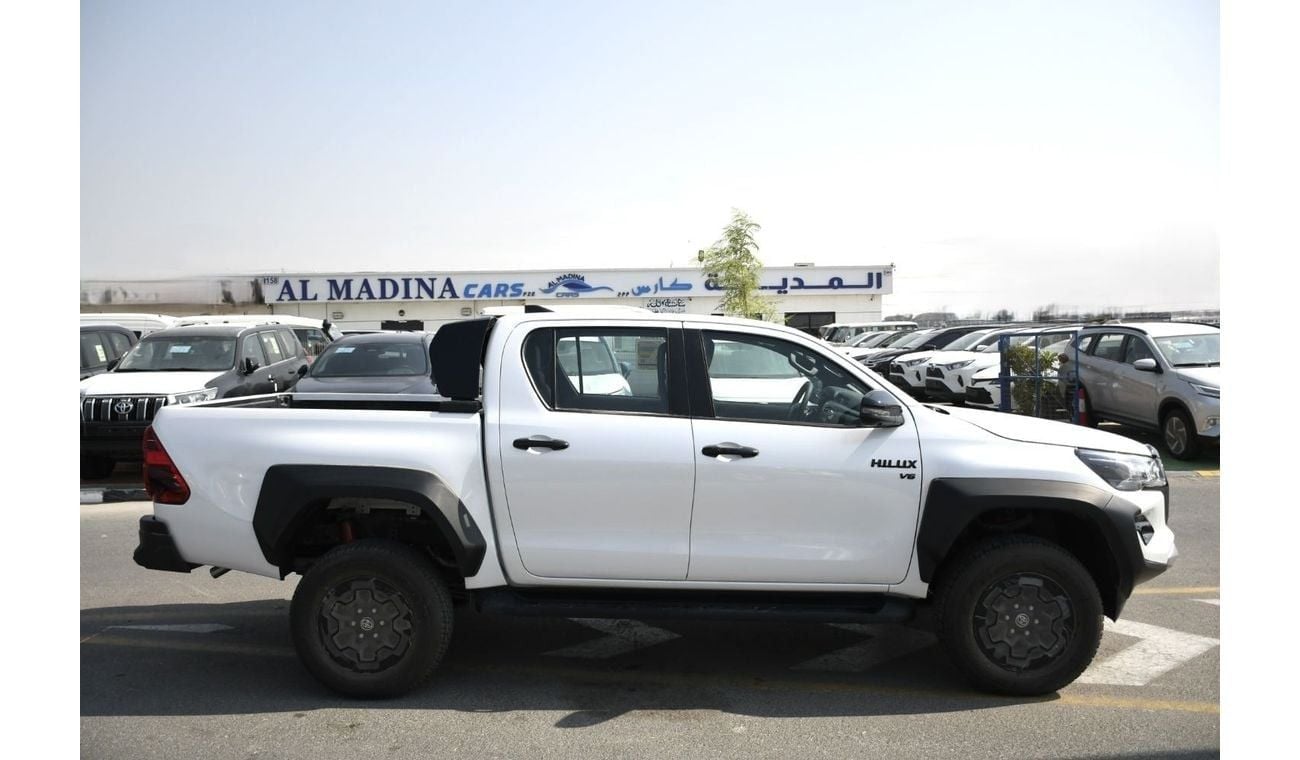 تويوتا هيلوكس GR Sport with Wireless Charger