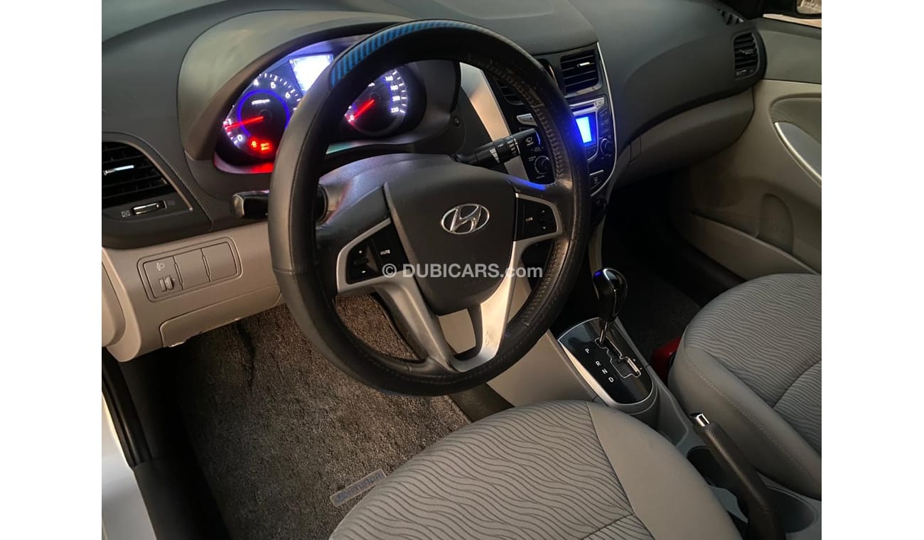 هيونداي أكسنت GL هيونداي اكسنت موديل : 2012 ممشى :157000 كم السعر : 20000 درهم مواصفات خليجة V4 1.6L بدون حوادث نظ