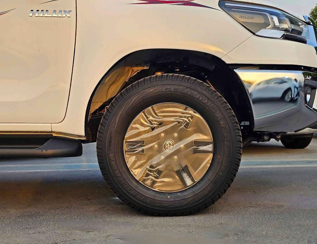 Toyota Hilux SR5 WIDE BODY DOUBLE CABIN/2.7L PETROL A/T/PUSH START/ AUTO & DUAL AC/ ALLOY WHEEL/CODE#HP27SR5AK