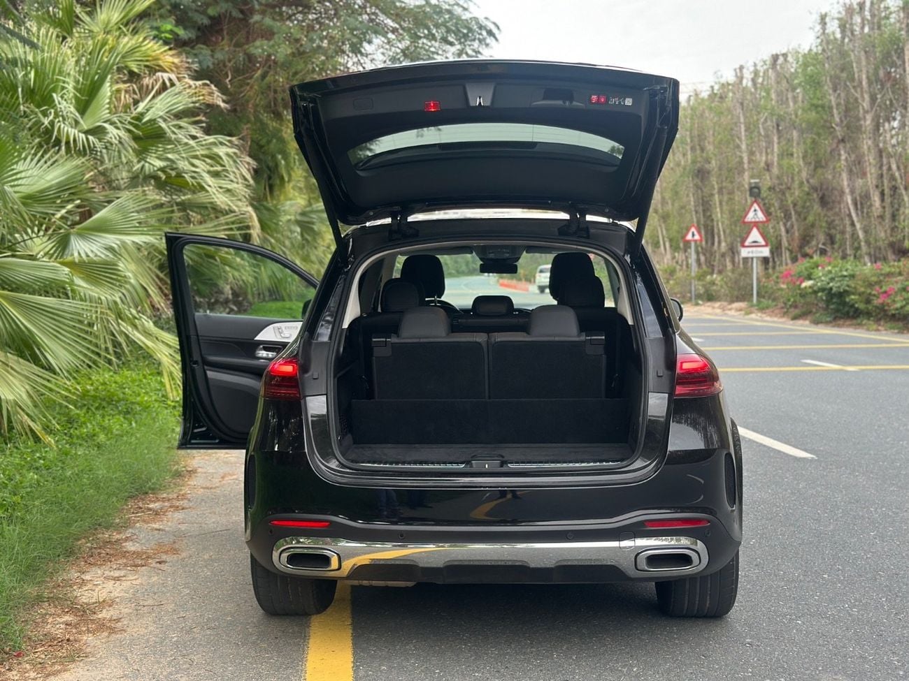 مرسيدس بنز GLE 300 GLE 300d 4MATIC | 2025 Diesel | 2.0L 4-cylinder 270 HP | Low Mileage | Like New