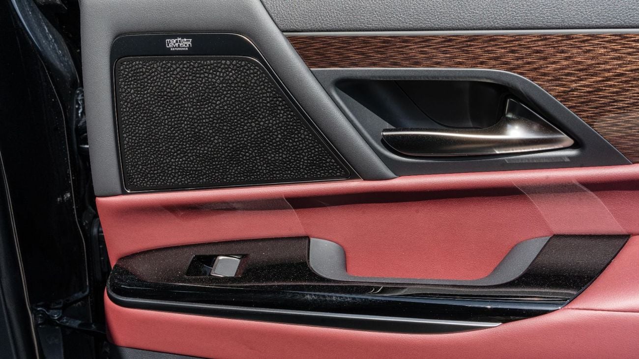 Lexus LX 700h 2026 Lexus Signature LX700h 3.5L AT Hybrid-With Auto Park