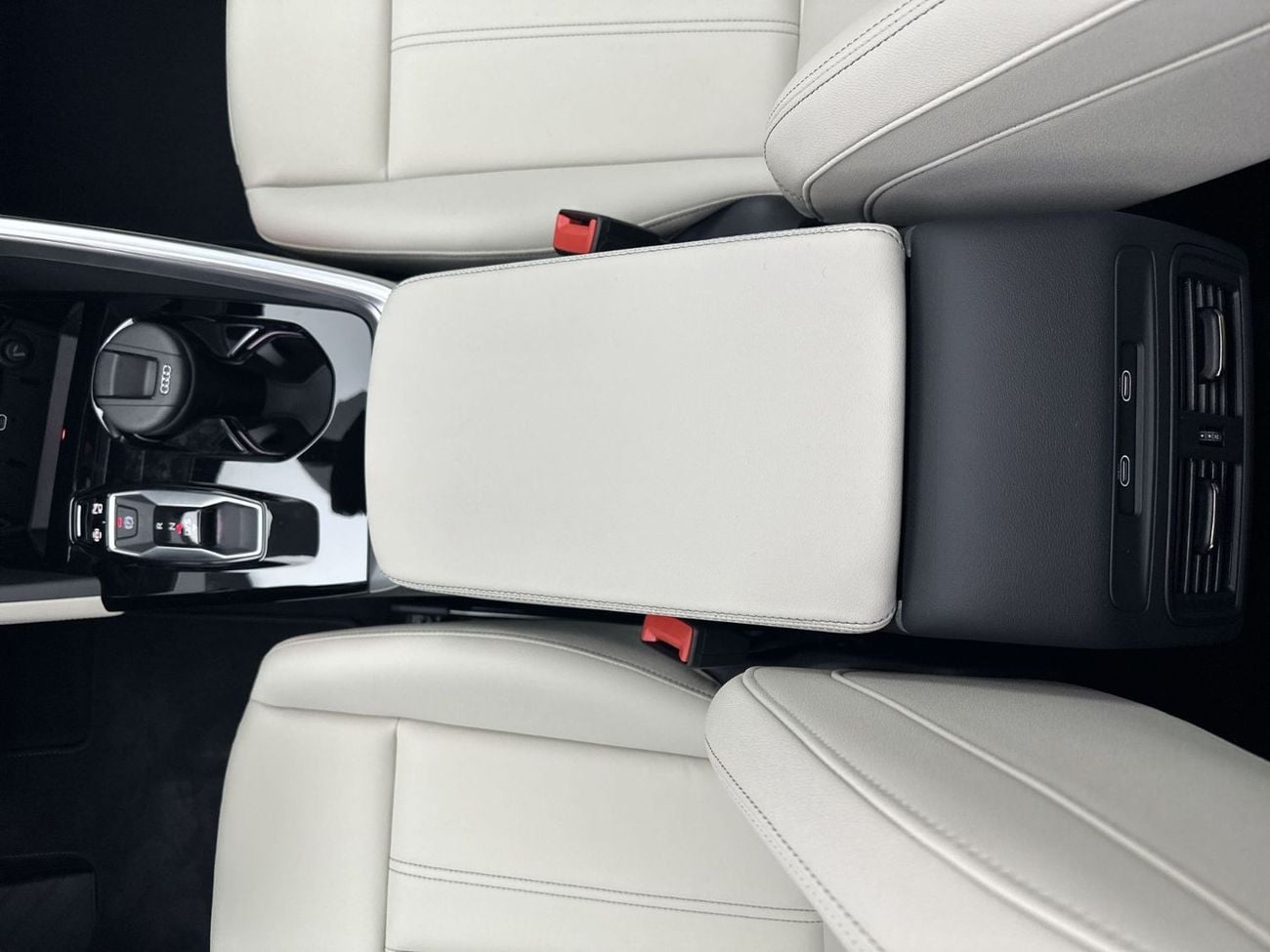 أودي Q5 Q5 Sportback TFSI quattro 204hp (Ref# 68708)