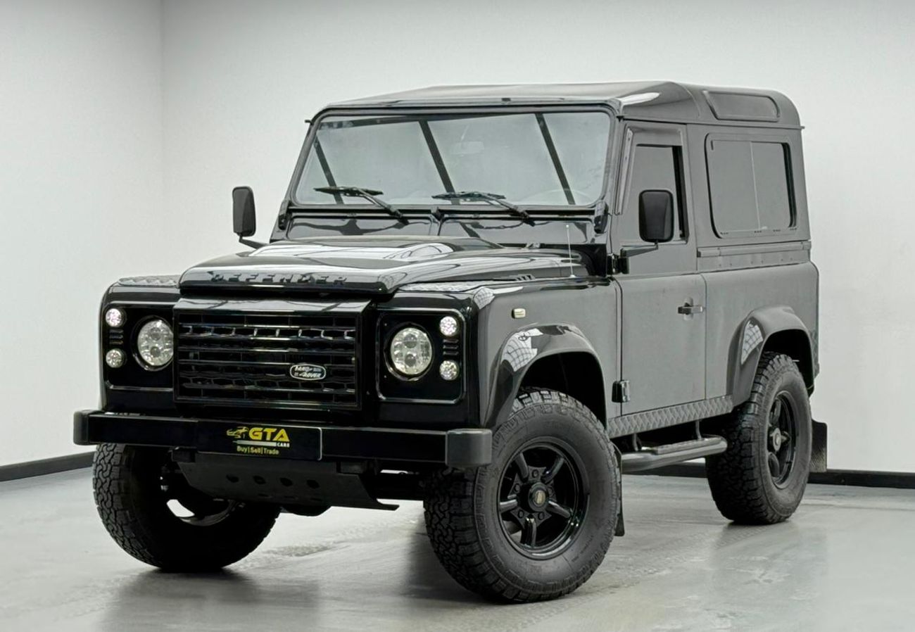 لاند روفر ديفندر 2010 Land Rover Defender 90, Manual Transmission, VIP Seats, Excellent Condition