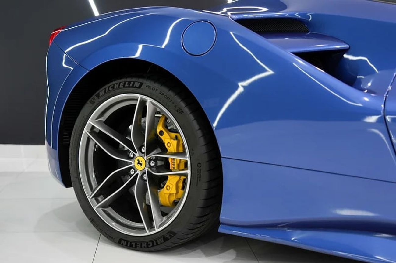 فيراري 488 Standard