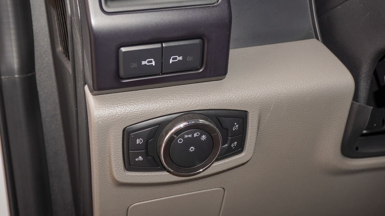 فورد F 150 ROUSH CHARGED  V8