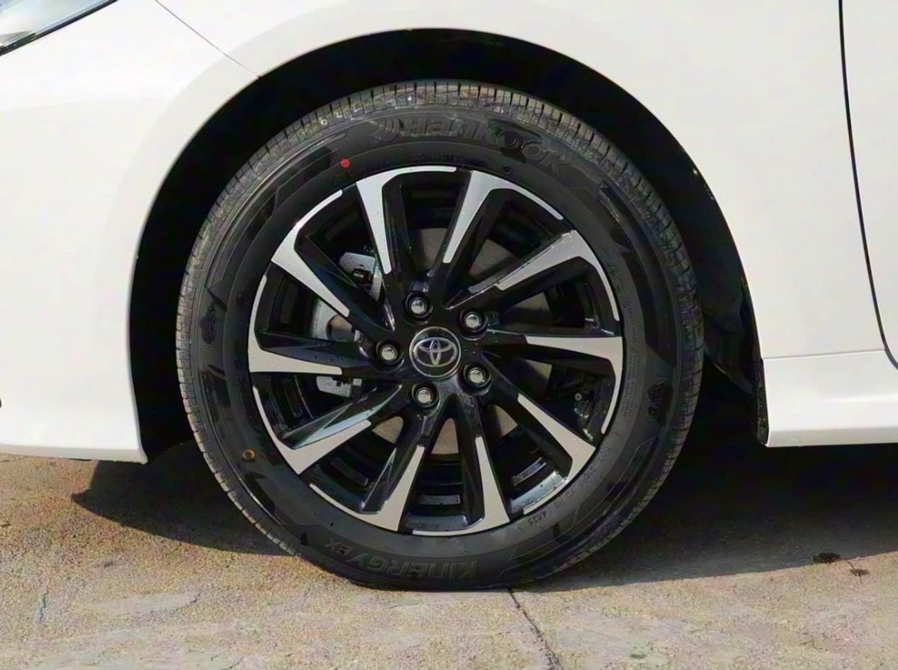 تويوتا كورولا XLI HEV elite full option 1.8 hybrid ready stock
