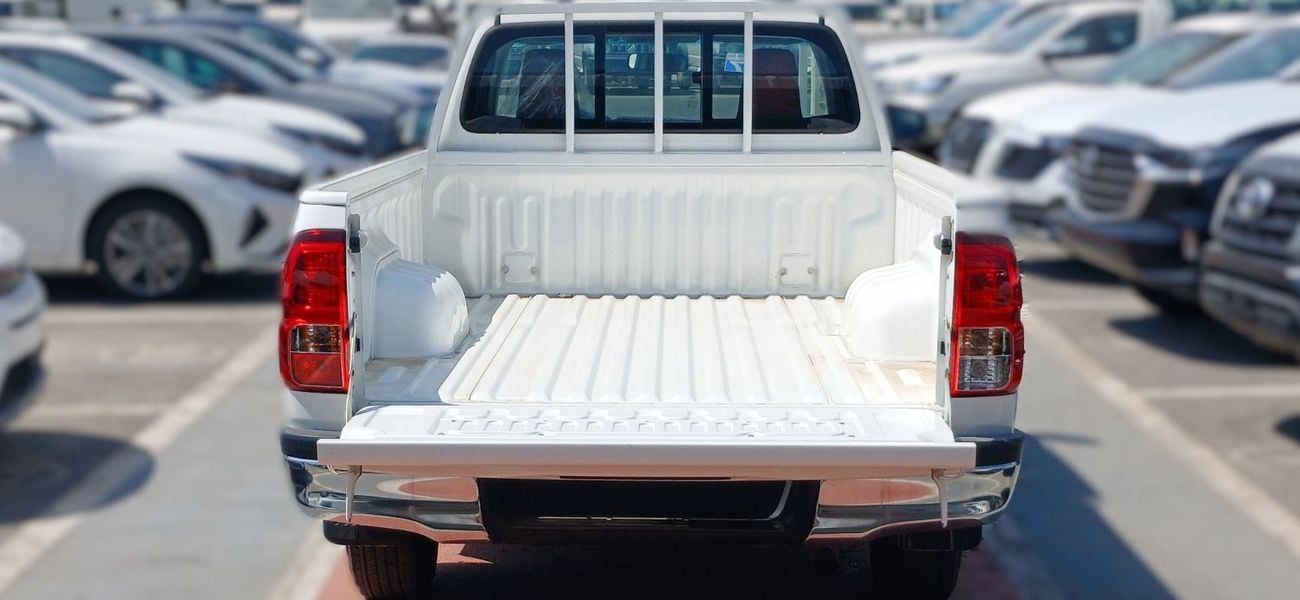 تويوتا هيلوكس Toyota Hilux 2.4L Diesel MT SC 4x2  2024YM