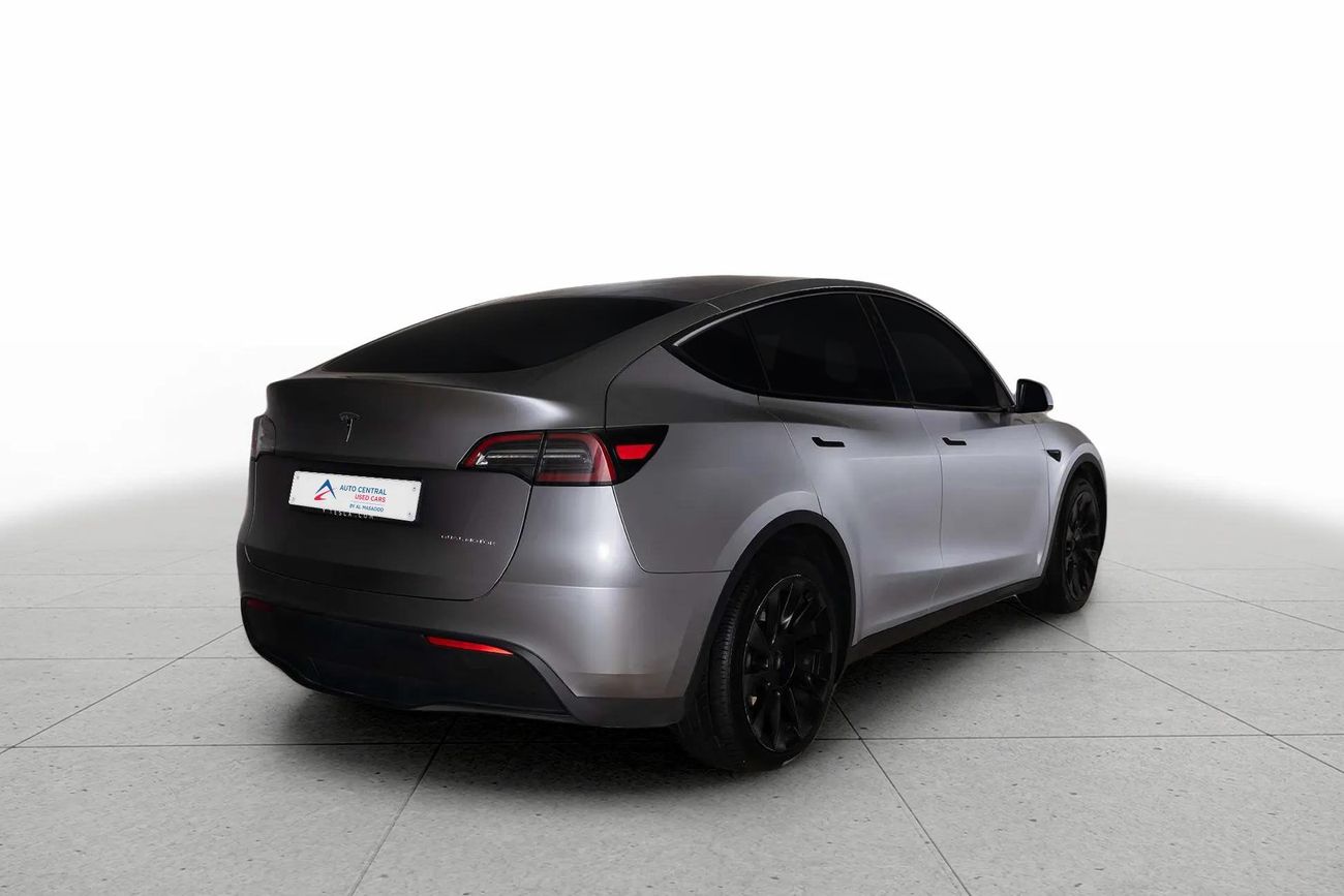 Tesla Model Y LONG RANGE