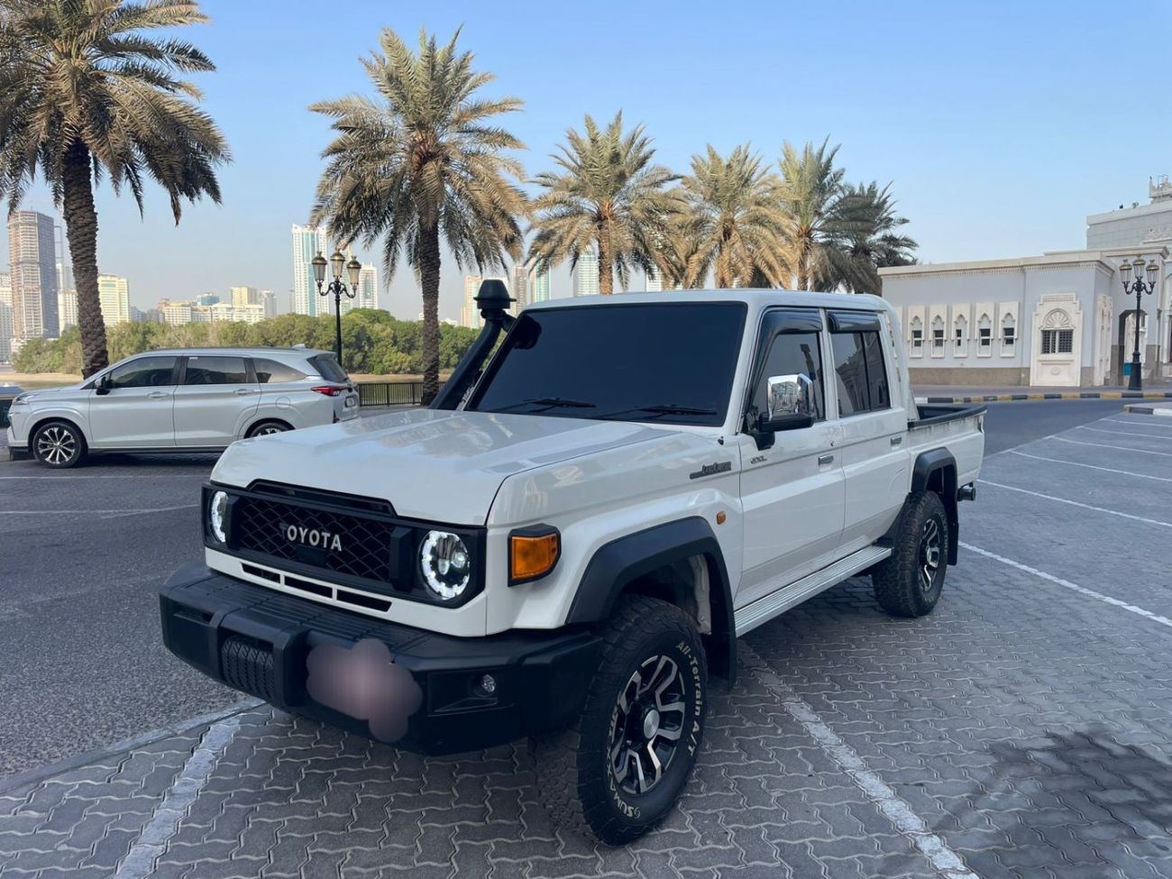 تويوتا لاند كروزر Toyota landcruise pickup Double cab 2018Model gxl 4.5 Diesel engine Colour White Transmission Manual