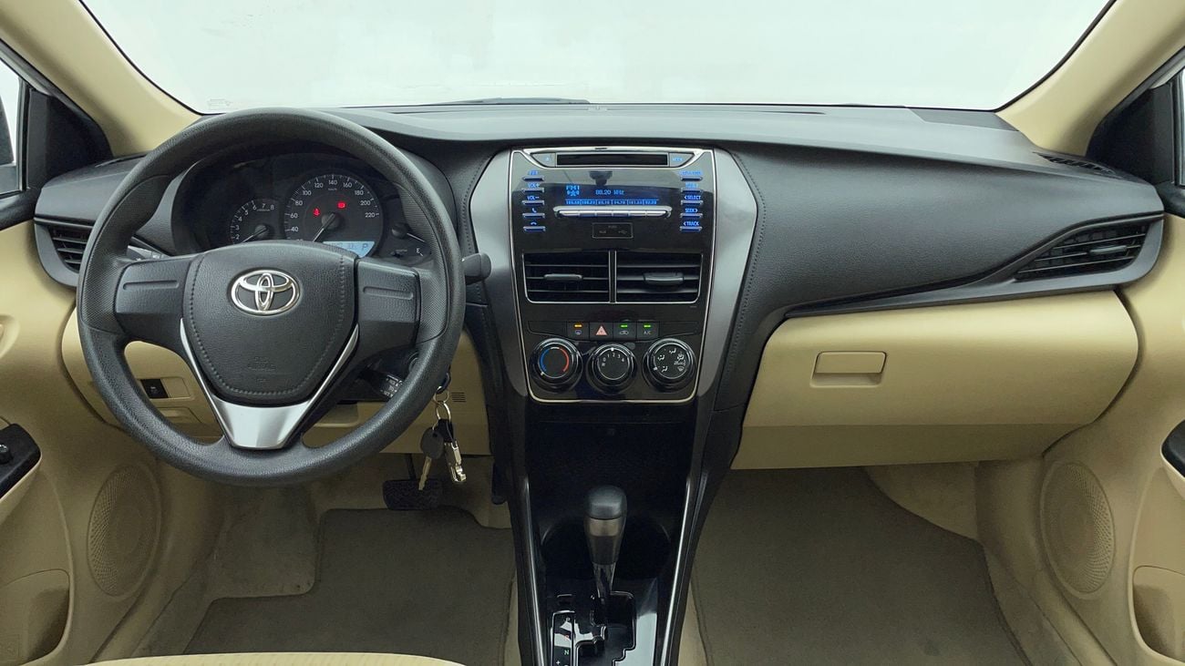 تويوتا يارس SE 1.5 | بدون دفعة مقدمة | اختبار قيادة مجاني للمنزل