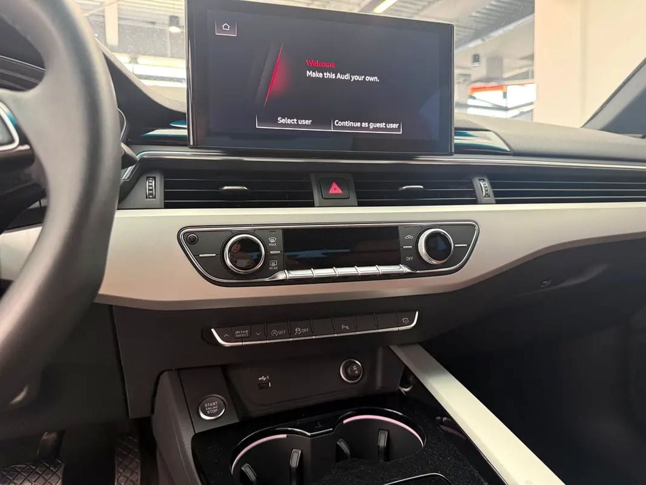 أودي A4 35 TFSI S Line 1.4L 35 TFSI S-line - GCC Specs - Great conditions