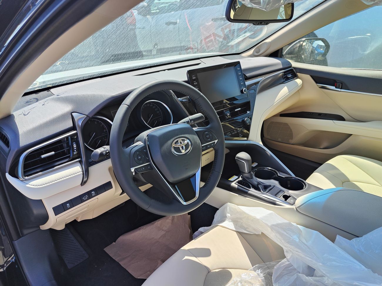 تويوتا كامري GLE-X 2.5L PETROL AUTOMATIC