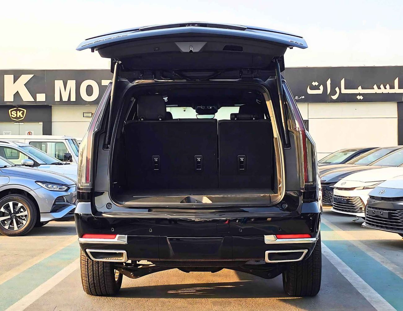 Cadillac Escalade PREMIUM LUXURY / 6.2L V8 / 4WD / FULL OPTION (CODE # 69098)