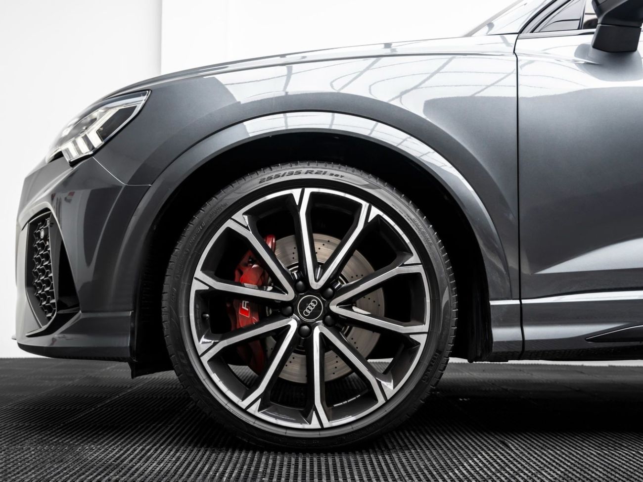 Audi RS Q3 Sportback TFSI quattro 2.5L 2022 Audi RSQ3, 2027 Audi Warranty + Service Contract, Low KMs, GCC