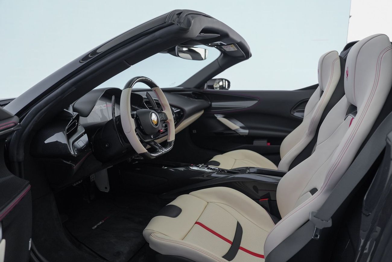 Ferrari SF90 Spider Ferrari SF90 Spider Assetto Fiorano