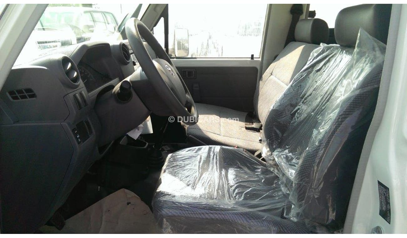 Toyota Land Cruiser Hard Top 78 LX 13, Diesel, 13 Seats
