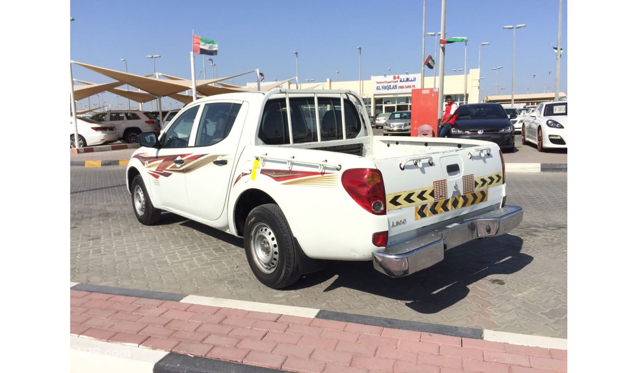 Mitsubishi L200 4X2 DOUBLE CABIN