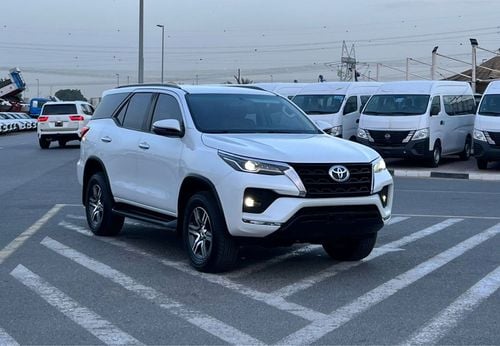Toyota Fortuner 2022 Toyota Fortuner GX.R Full Option - V6 4.0L GCC - Rear Camera & Sensor - Leather Seat - 2 Key