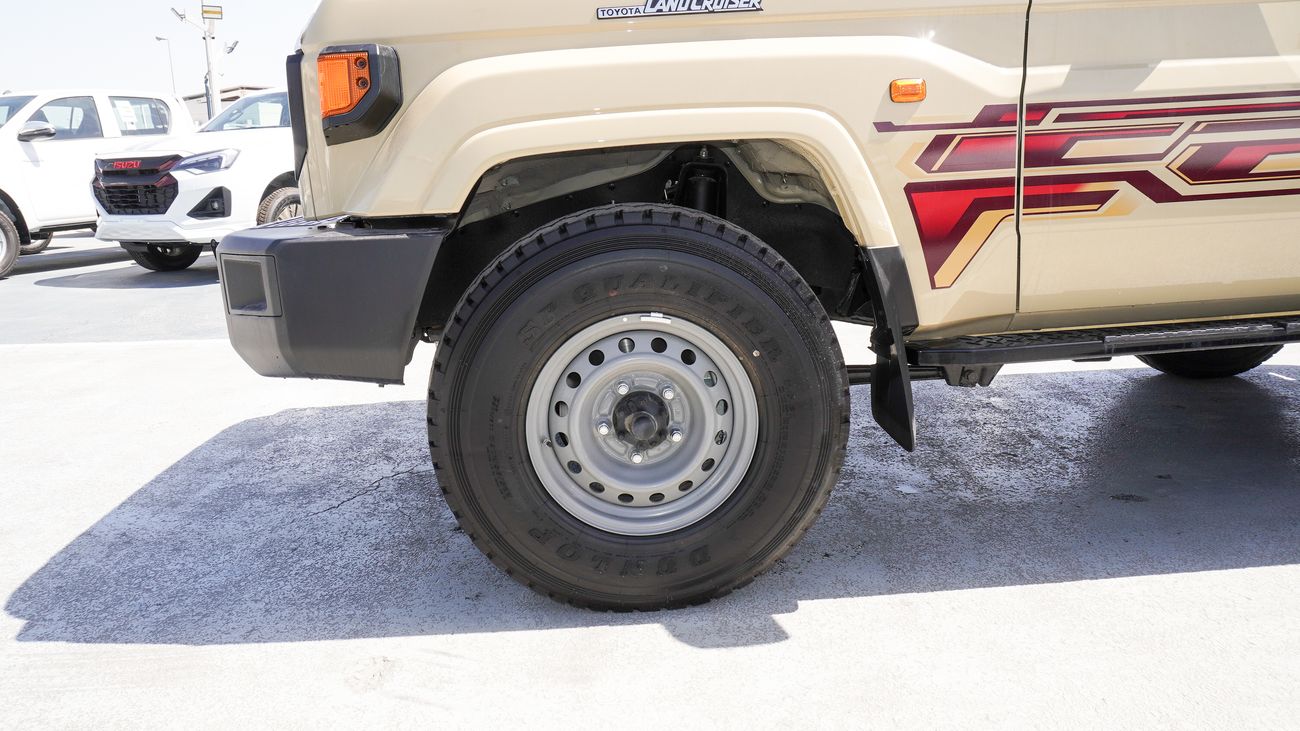 Toyota Land Cruiser 70 4.0L V6 M/T