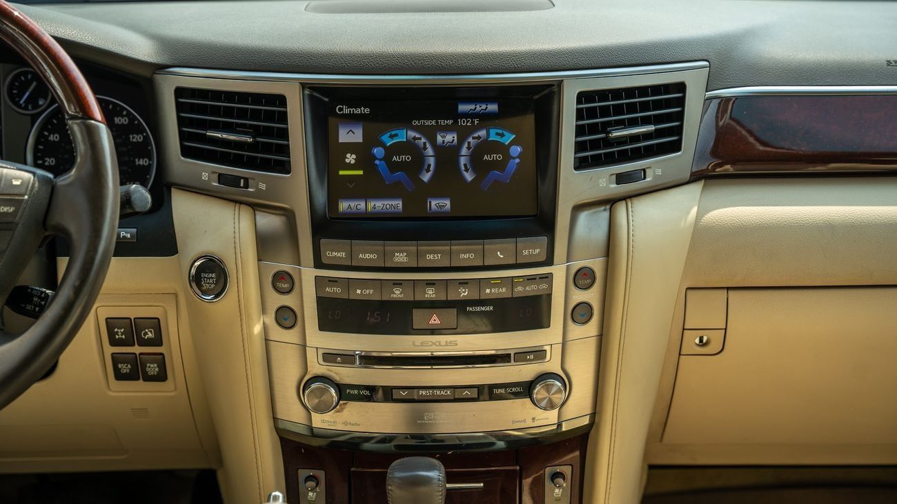 Lexus LX570
