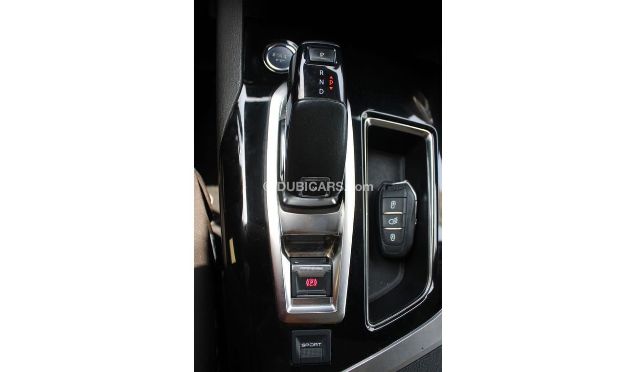 بيجو 3008 اكتيف خالية من الحوادث - خليجي - مكينة 1400 سي سي - بحالة الوكالة من الداخل والخارج