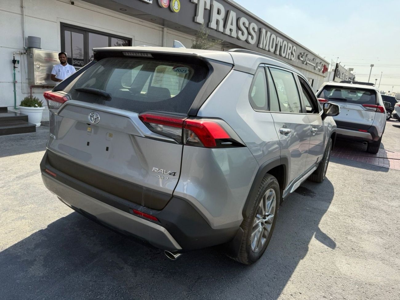 تويوتا راف ٤ 2.5 L , Full option , petrol