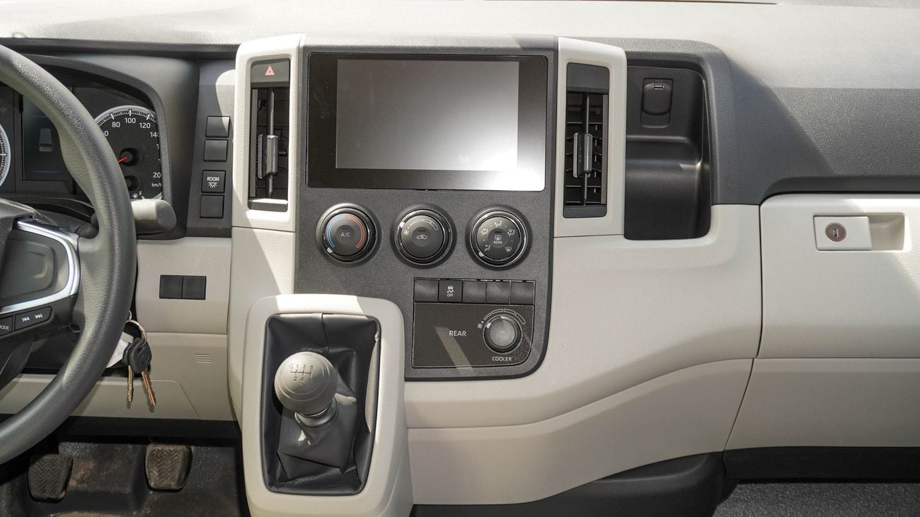 Toyota Hiace 3.5L V6 M/T