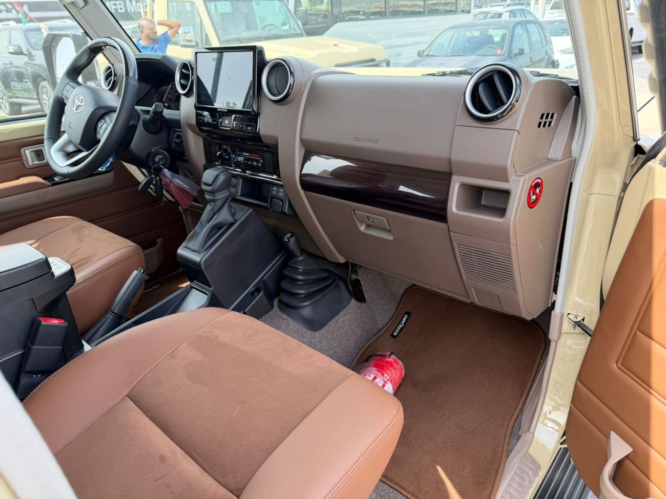 تويوتا لاند كروزر 70 Toyota Land Cruiser LC 76 Petrol 4.0L Full Option Automatic Model 2025 Omani Specifications