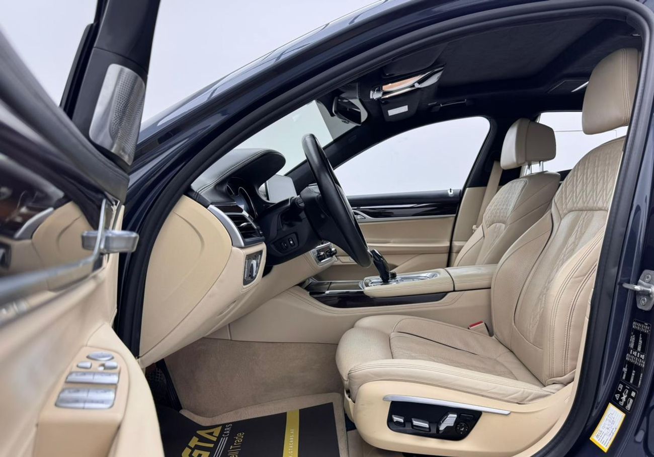 بي أم دبليو 750Li xDrive 4.4L (523 HP) 2016 BMW 750Li xDrive, Full Service History, Excellent Condition, GCC